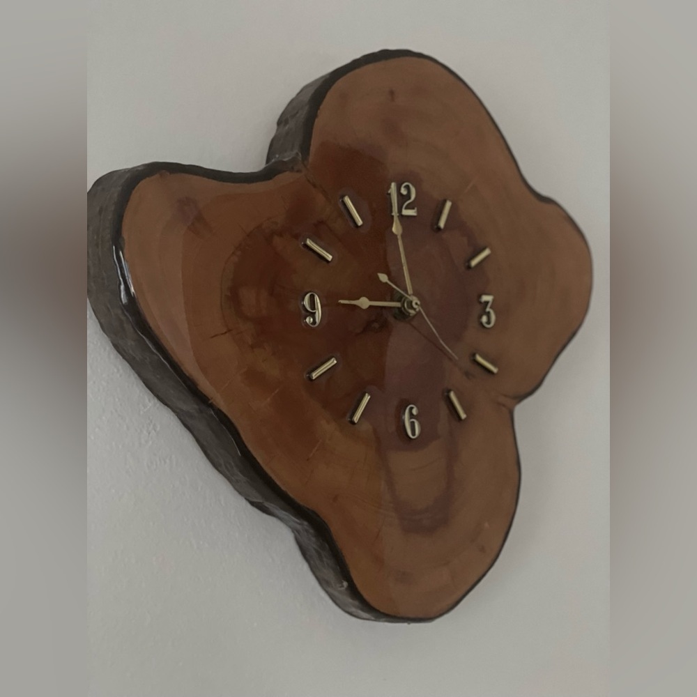 Vintage Wood Clock Live Edge High Gloss